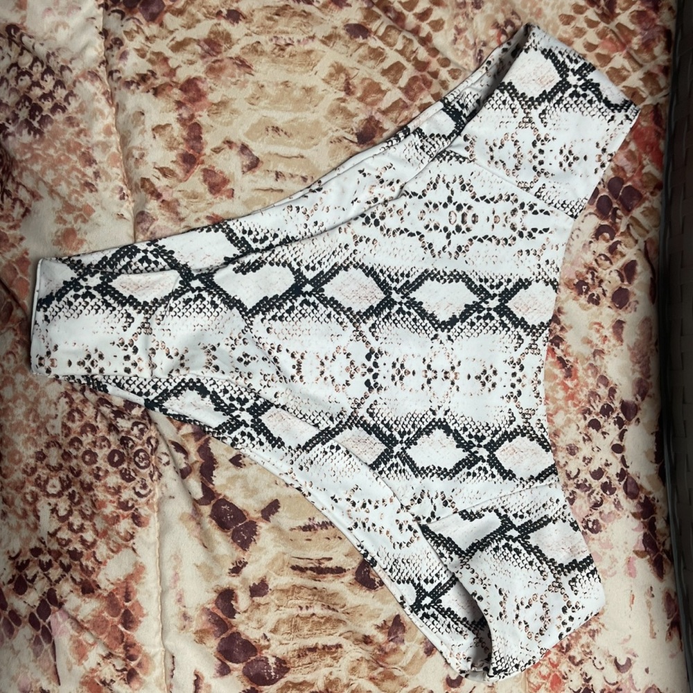 Python print bikini bottom - Picture 2 of 2